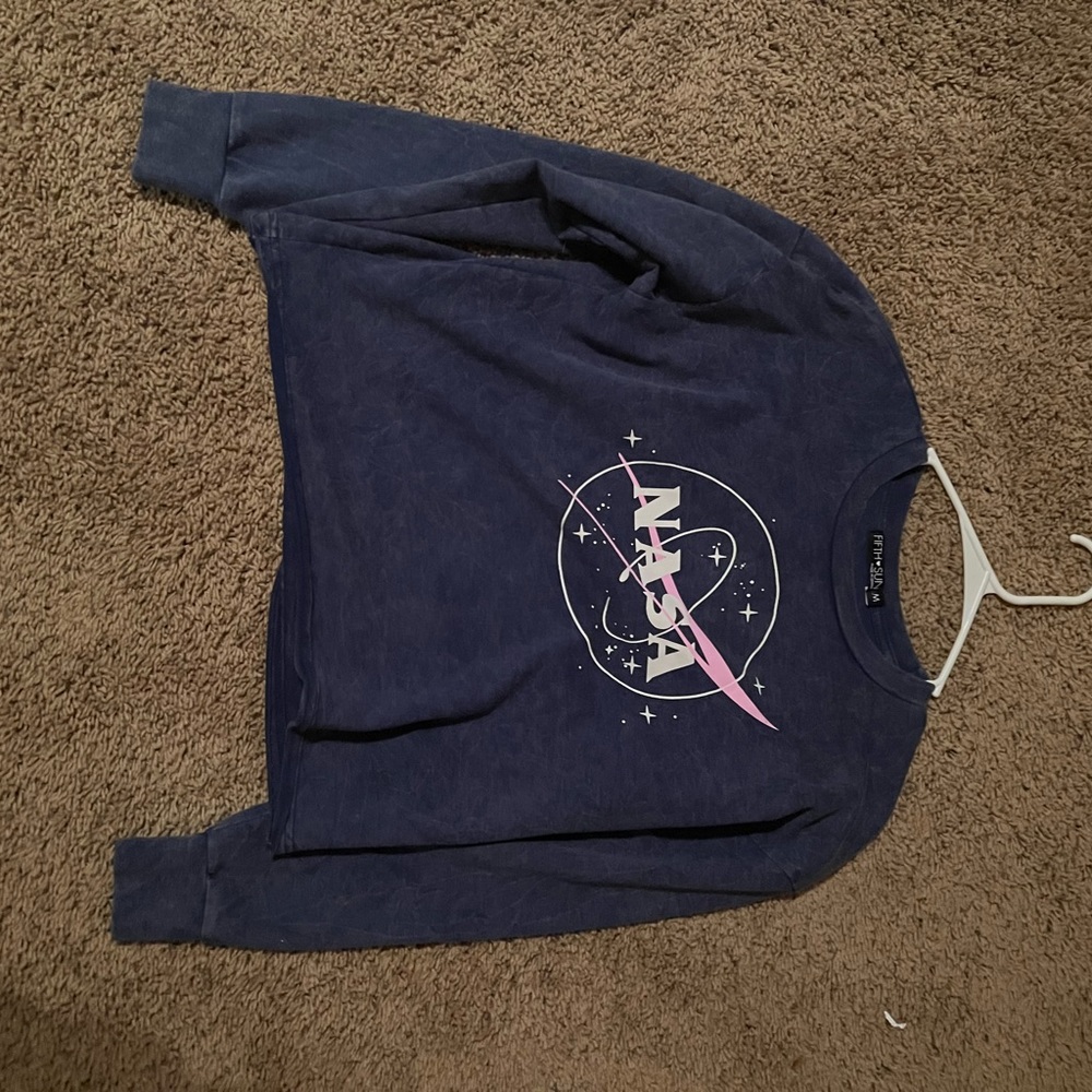 Woman’s cropped nasa cropped long sleeve shirt medium dark blue